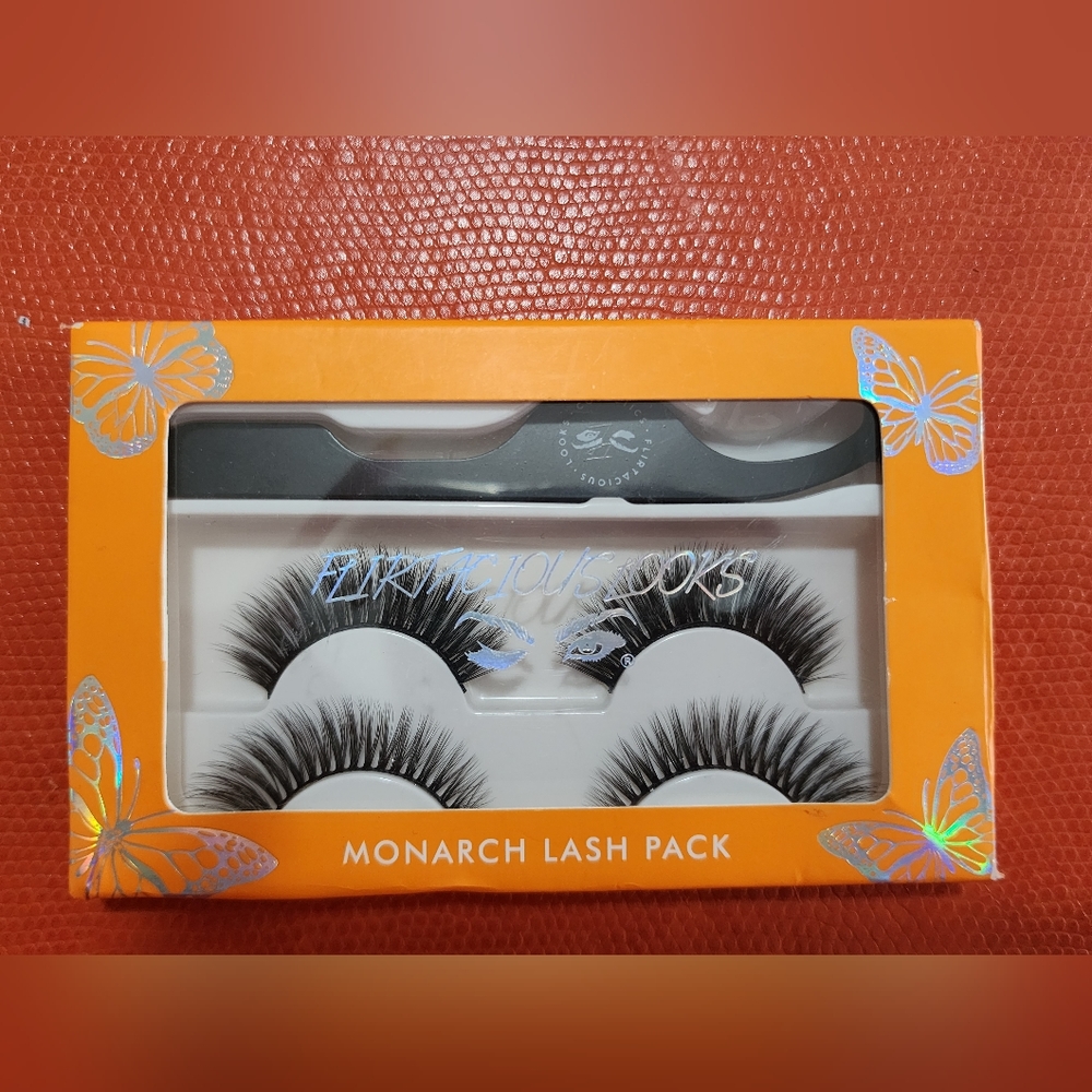 Flirtacious Looks Monarch Lash Duo Pack with Applicator